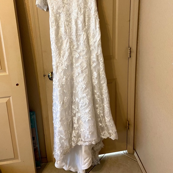 Vintage Style Wedding Dress - Picture 3 of 4